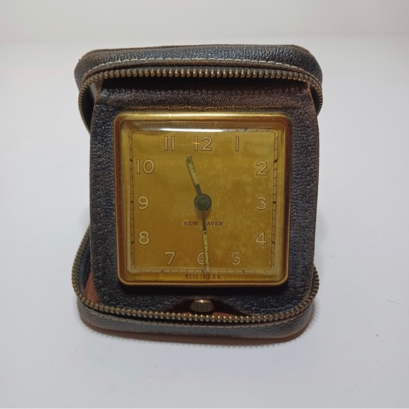 New Haven Accessories Vintage New Haven Travel Wind Up Alarm Clock